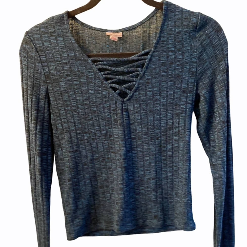 Cape Jube Beautiful Blue Laced V Neck Sweater